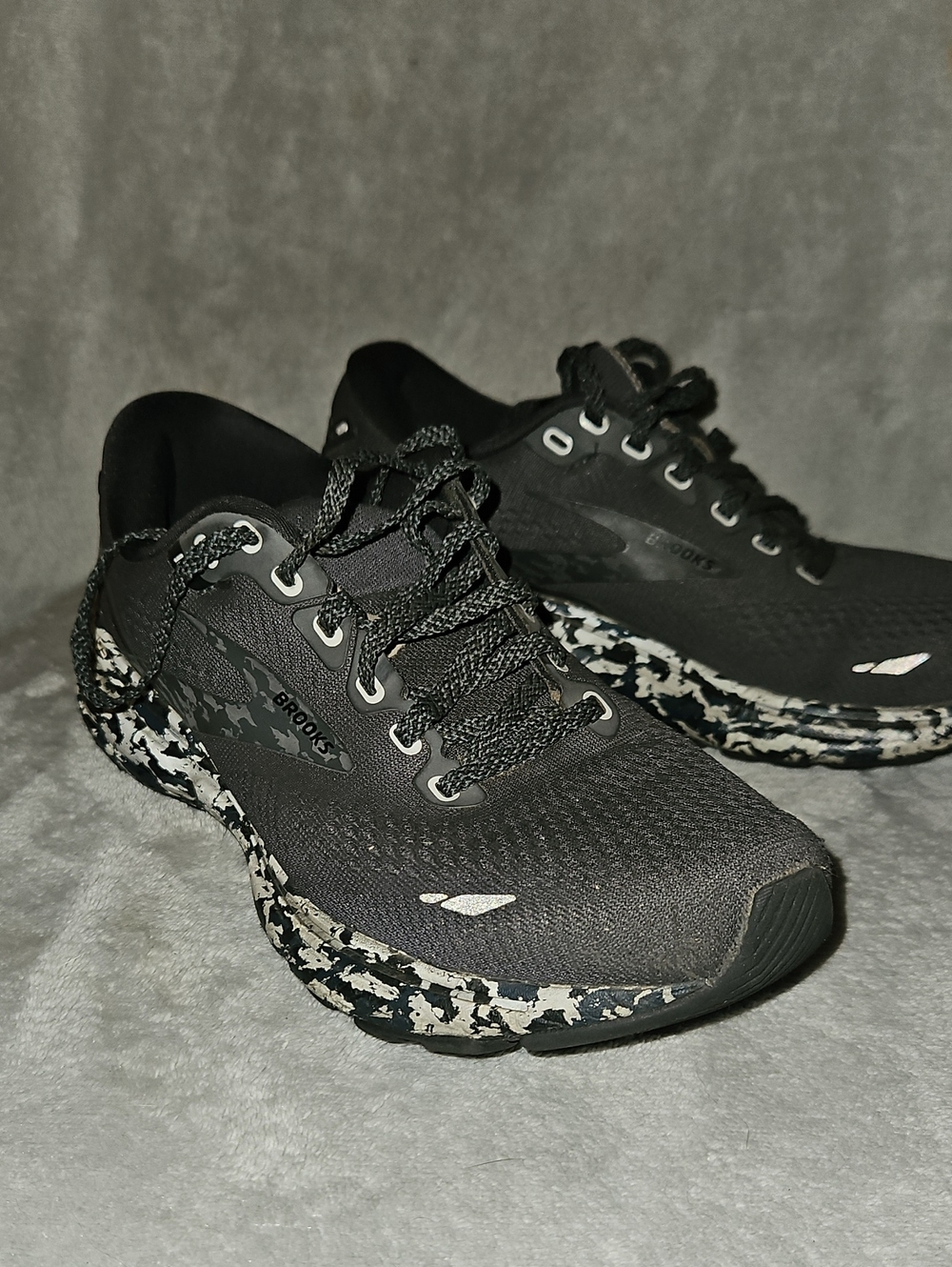 Brooks Women's Black Athletic Running Shoes with Speckled Sole
